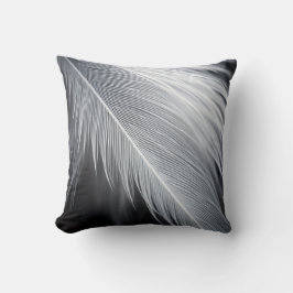 Almohada decorativa de pluma en blanco y negro