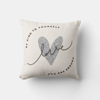 Almohada Decorativa – Diseño de Corazón Brillante 