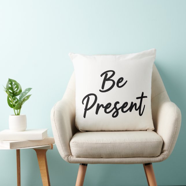 Almohada decorativa "Estar Presente" con estilo mi (Silla)