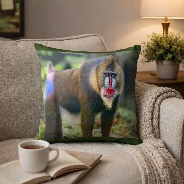 Almohada decorativa Majestad del mandril ("A touch of nature's artistry for your sofa"
)