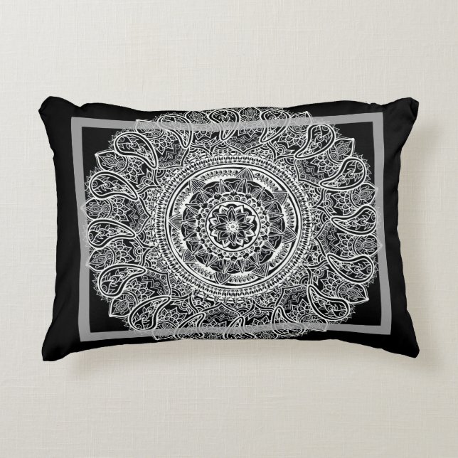 Almohada decorativa Mandala Negra (Anverso)