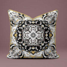 Almohada decorativa ornamentada de mandala en beig