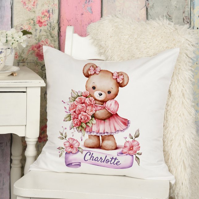 Almohada decorativa para nursery de niñas con un o (Subido por el creador)