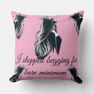 Almohada decorativa rosa con cita motivacional
