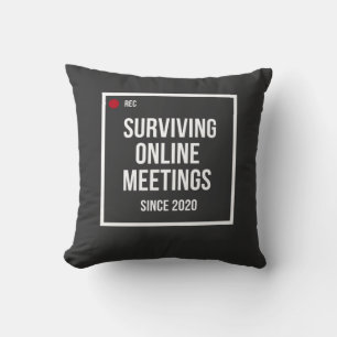 Almohada Decorativa Sobreviviendo a las Reuniones