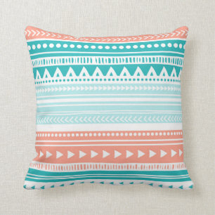Almohada decorativa tribal verde azulada coralina
