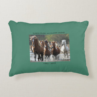 Almohada del acento de la banda de la persona que