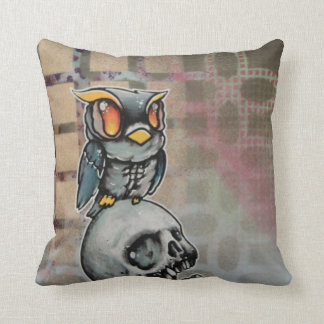 Almohada del búho del zombi