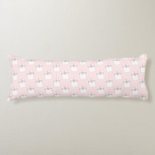 almohada del cuerpo de gatos dormidos