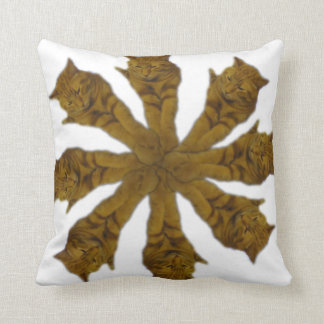 Almohada del en punto del gato