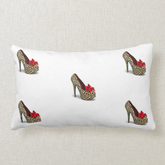 Almohada del zapato del leopardo del tacón alto
