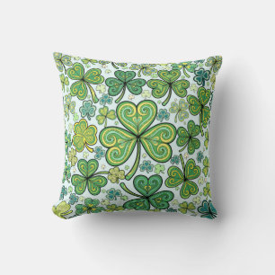 Almohada elegante con patrón de trébol de shamrock