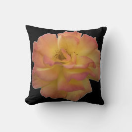 Almohada elegante de durazno y rosa amarilla