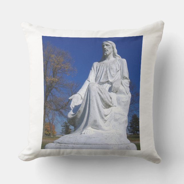 Almohada enorme al aire libre de la estatua de (Anverso)