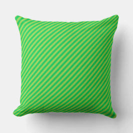 Almohada estética con rayas de levadura y verde at