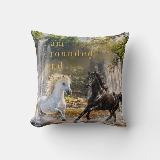 Almohada “Estoy Enraizado y Libre” Arte de Caballo (Anverso)