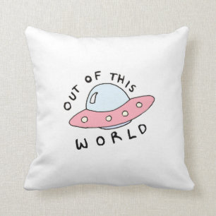 Almohada extranjera de la nave espacial