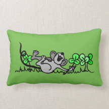 Almohada feliz del verde del FieldMouse