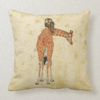 Almohada floral adornada ambarina de la jirafa y