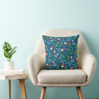 Almohada floral de Cottagecore en azul profundo y