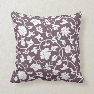Almohada floral de la berenjena
