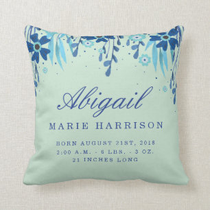 Almohada floral de la invitación del nacimiento