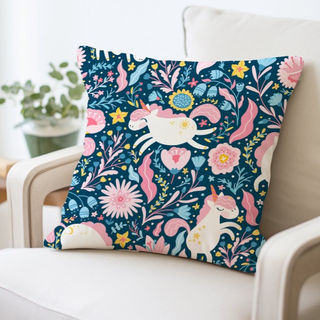 Almohada floral de unicornio, animal caprichoso (Subido por el creador)