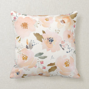 Almohada floral del bebé amelocotonado de la