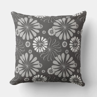 almohada floral gris