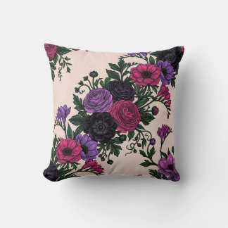 Almohada floral Midnight Bloom Zazzle