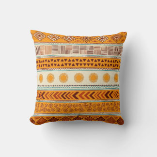 Almohada geométrica amarilla del sol tribal del su