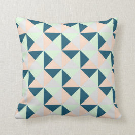 Almohada geométrica gris de los triángulos del