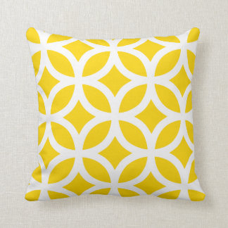 Almohada geométrica moderna en amarillo del