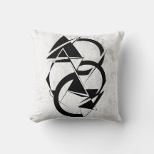 Almohada geométrica negra y blanca para tirar