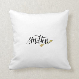 Almohada golpeada violentamente