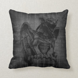 Almohada gótica o de Halloween oscura