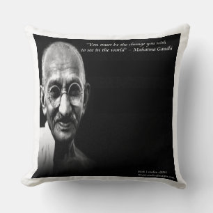 Almohada Grande de Algodón con Frase de Gandhi Sé 