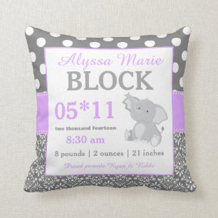 Almohada gris de la invitación del bebé del