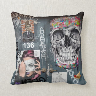 Almohada gris de la pintada