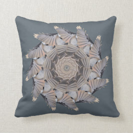 Almohada gris del modelo del Chickadee