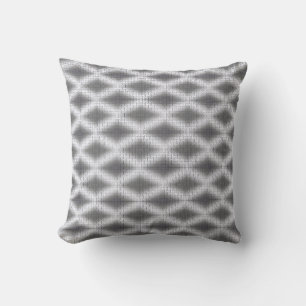 almohada gris y plateado de patrón
