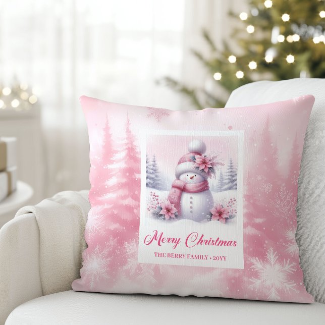 Almohada infantil de bosque invernal de muñeco de  (Festive Pink Snowman Winter Forest Kids Pillow)