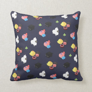 Almohada linda del modelo de los caracteres
