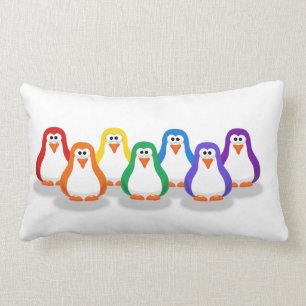 Almohada linda del pingüino del arco iris