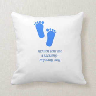 Almohada llovida del cielo del muchacho de los