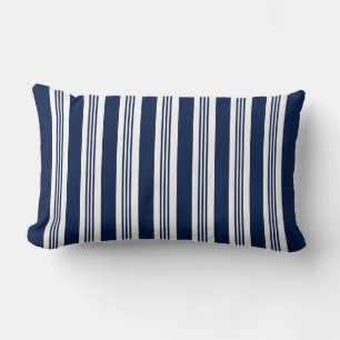 Almohada lumbar a rayas azules y blancas de la mar