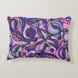 Almohada lumbar abstracta de flores rosadas y mora