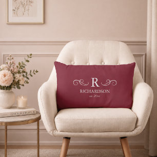 Almohada Lumbar con Monograma Rojo