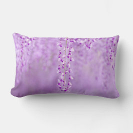 Almohada lumbar de delicadas flores de lavanda