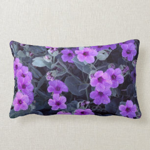 Almohada lumbar floral púrpura